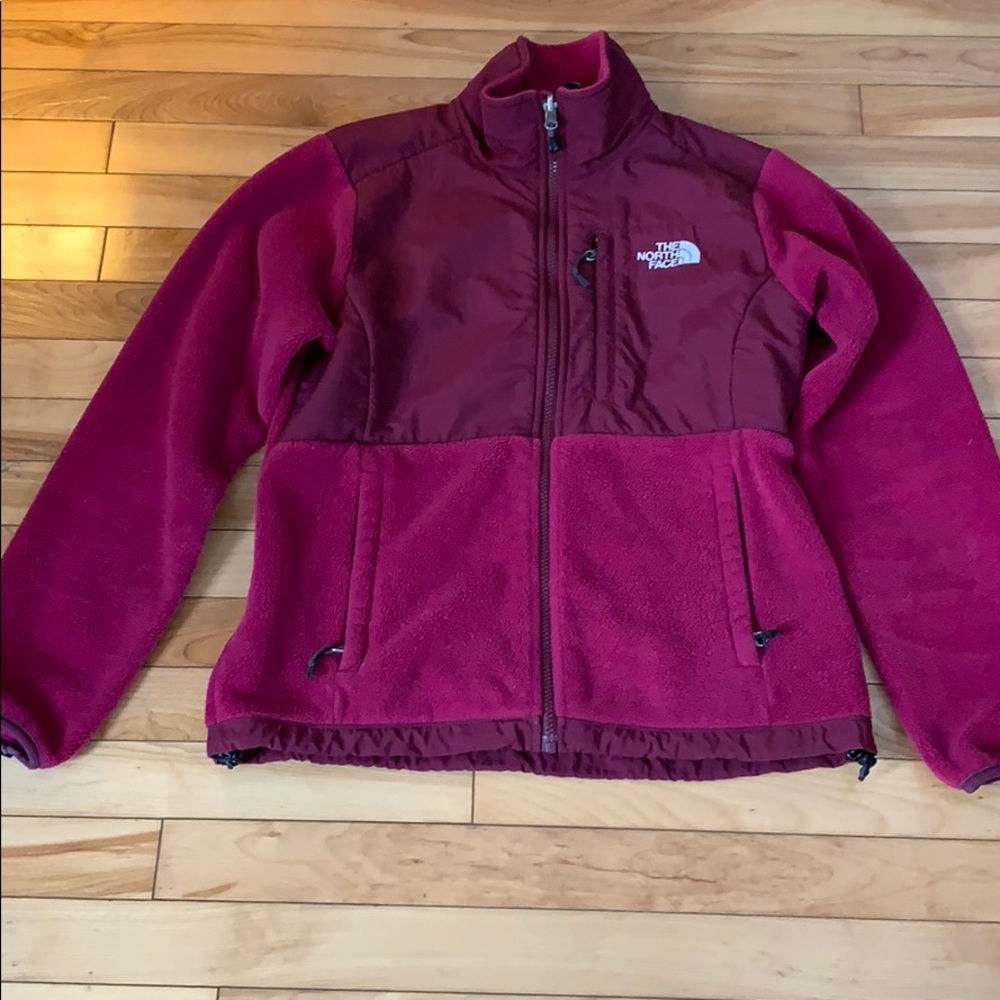 ❄️ Older Women’s North Face Fleece